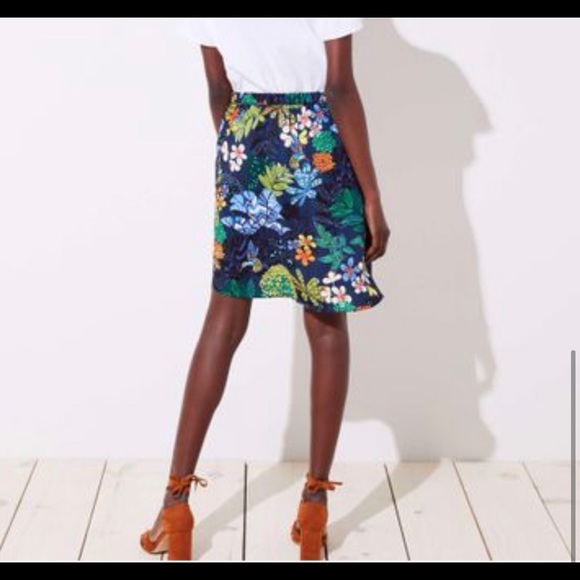 LOFT skirt with pockets & elastic waist - Picture 2 of 3